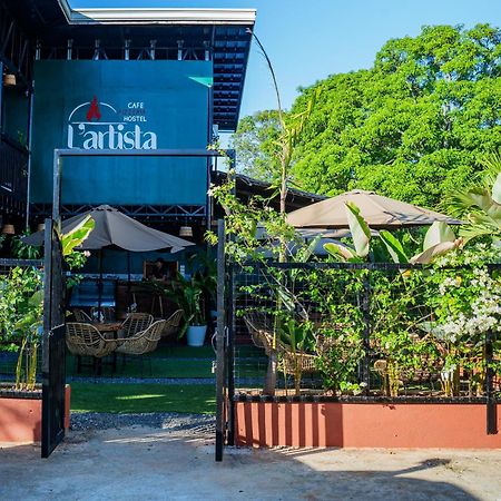 Lartista Hostel Puerto Princesa Luaran gambar