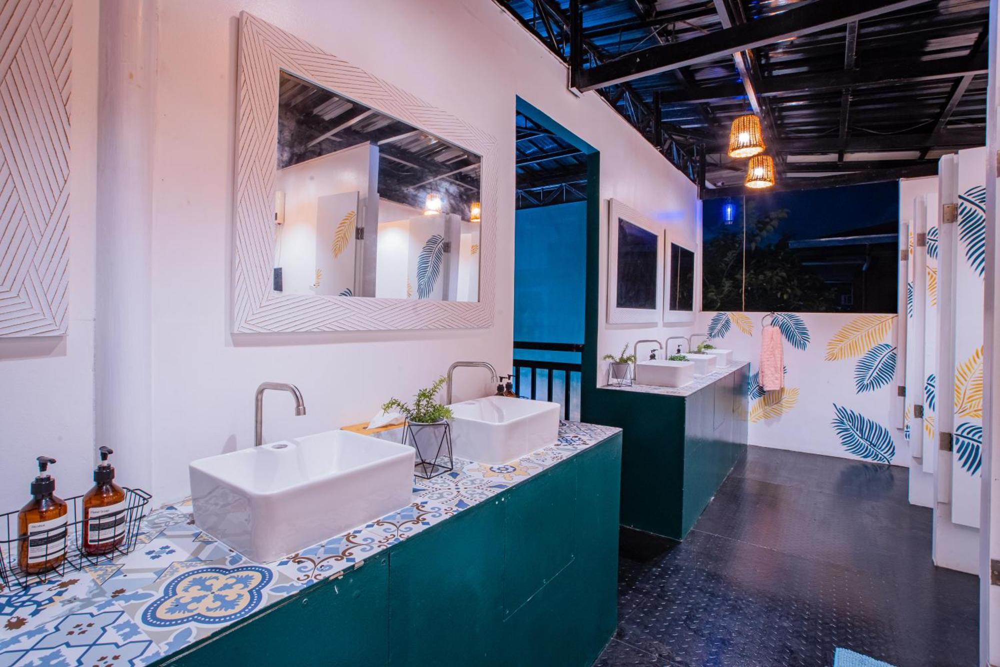 Lartista Hostel Puerto Princesa Luaran gambar
